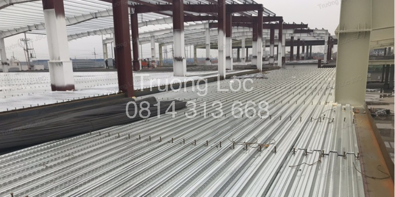 Báo giá tấm sàn deck chi tiết mới nhất 2025