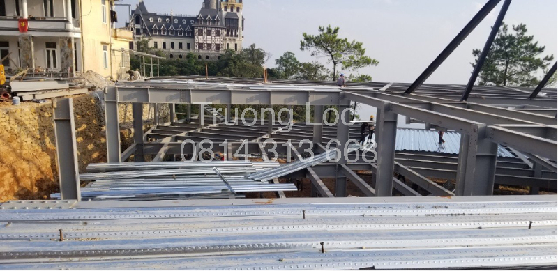Đơn giá thi công sàn deck mới nhất 2025 – Tiết kiệm chi phí, thi công siêu tốc
