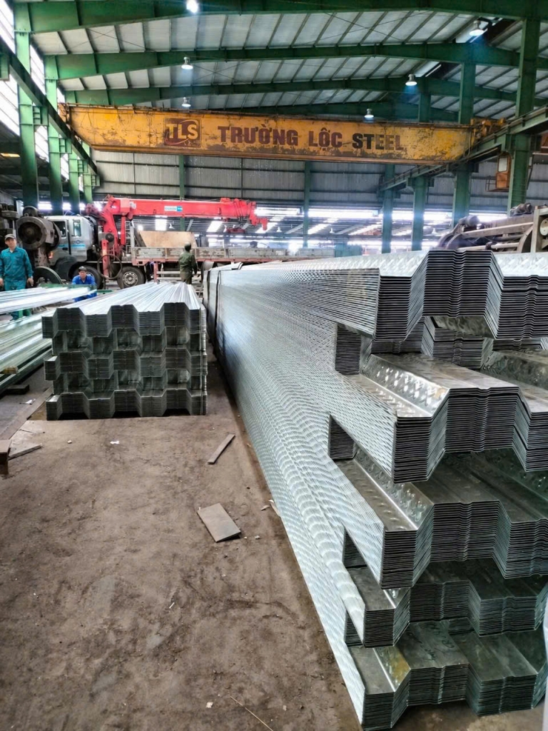 trường Lộc Steel, sàn thép lắp ghép không cần đổ bê tông, sàn deck